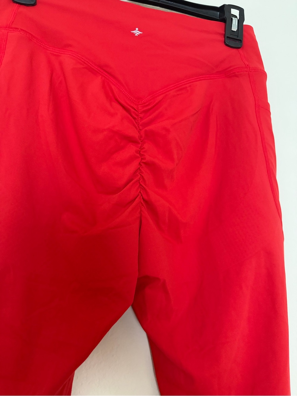 Halara tummy control 7/8 leggings - Picture 4 of 6